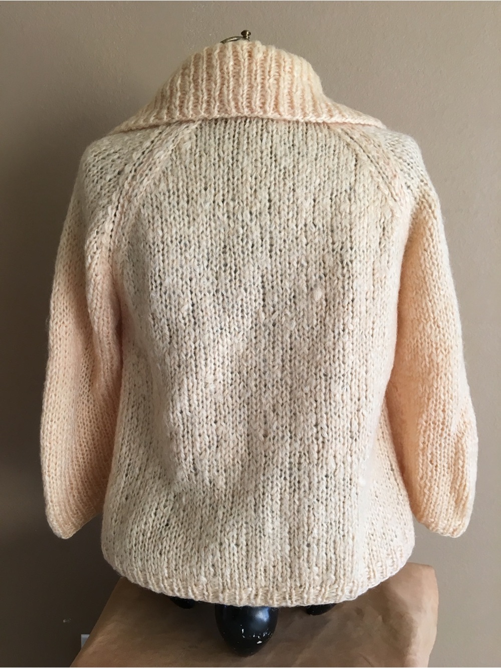 VINTAGE 1960’s 
          HAND KNIT ITALIAN SWEATER - Picture 3 of 4